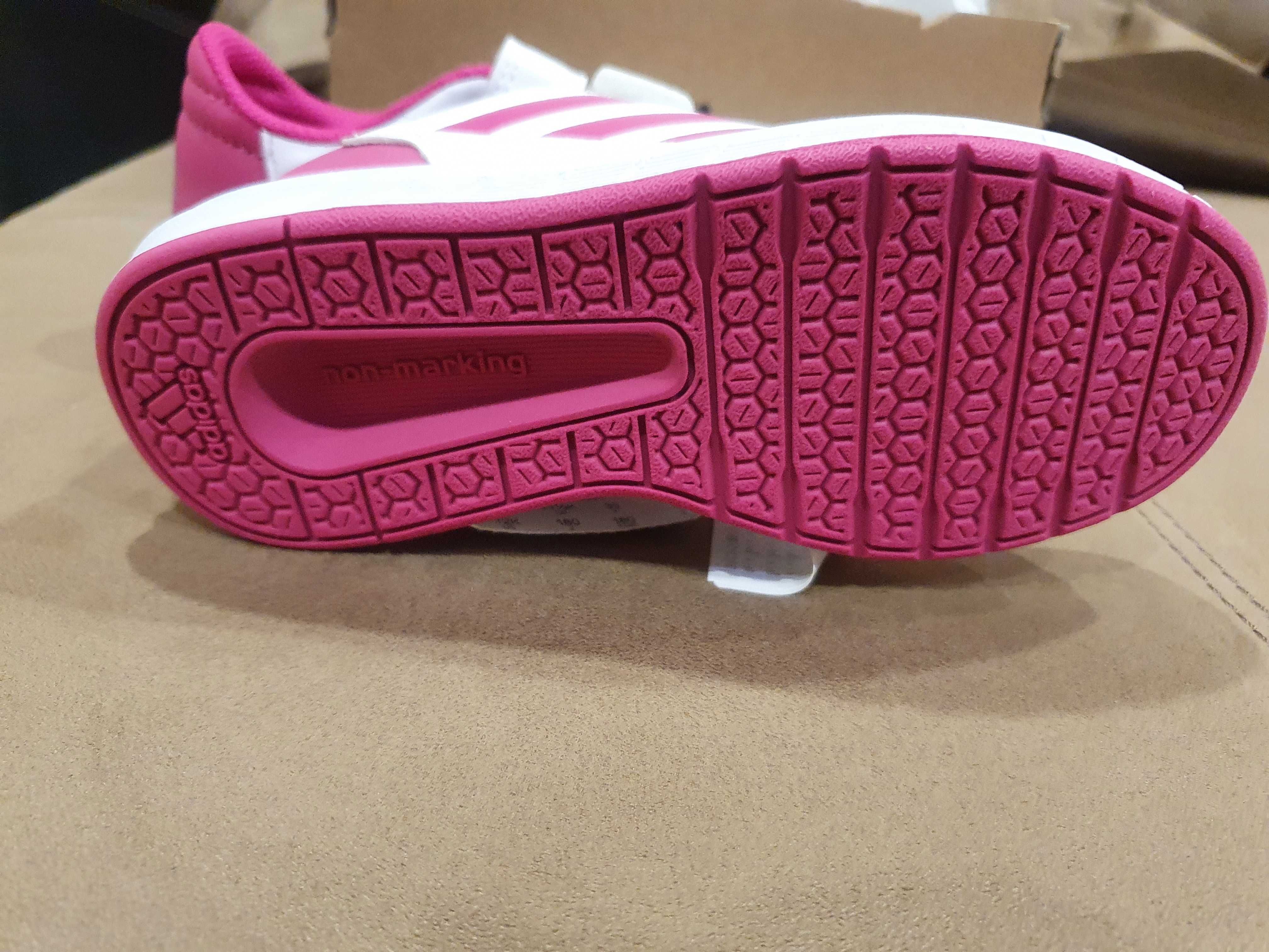 Маратонки за момиче Adidas 30 номер