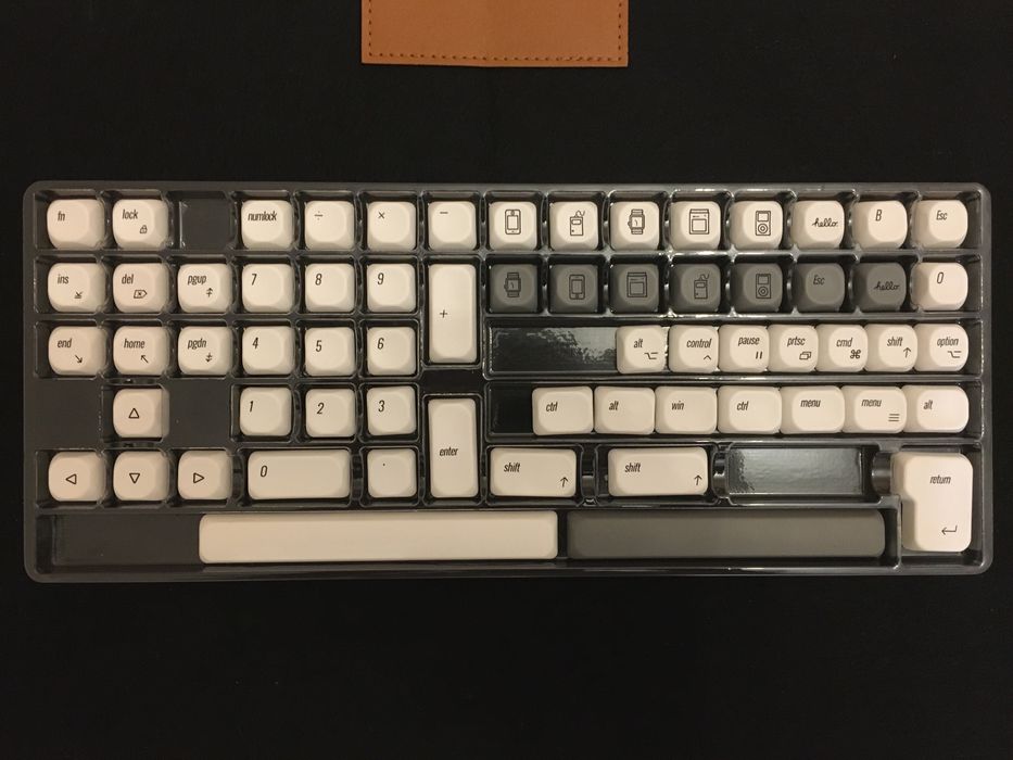 Механична клавиатура капачки