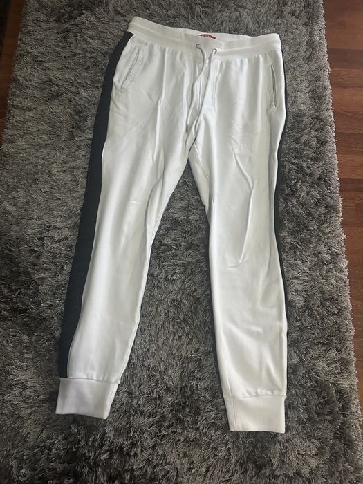 Vand Pantaloni Guess Nou cu eticheta