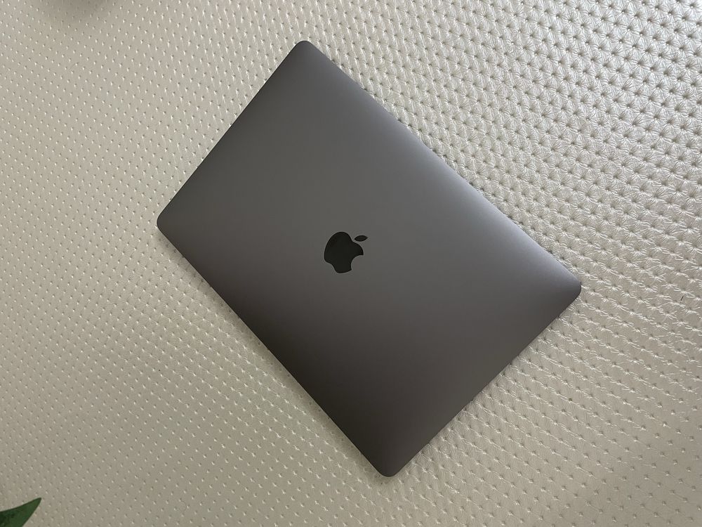 Apple MacBook Air 2020 M1 / 13 / 8GB / SSD 256GB / MacOS /