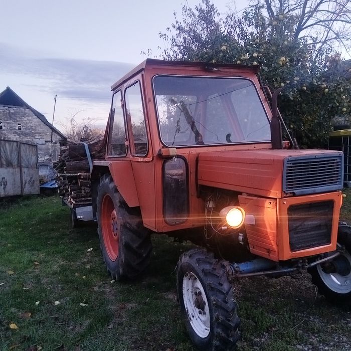 Vand traktor 445 cu plug