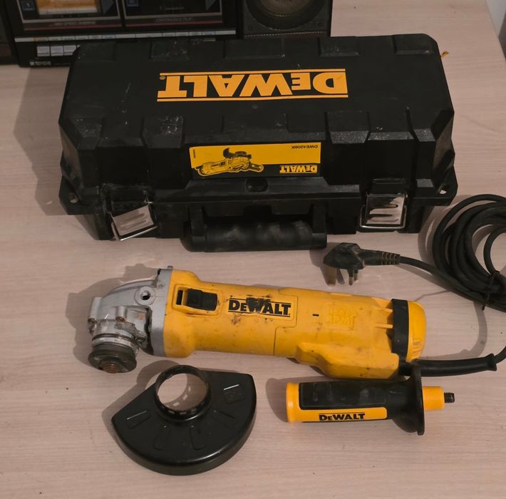 DeWalt DWE4206 polizor unghiular cu fir