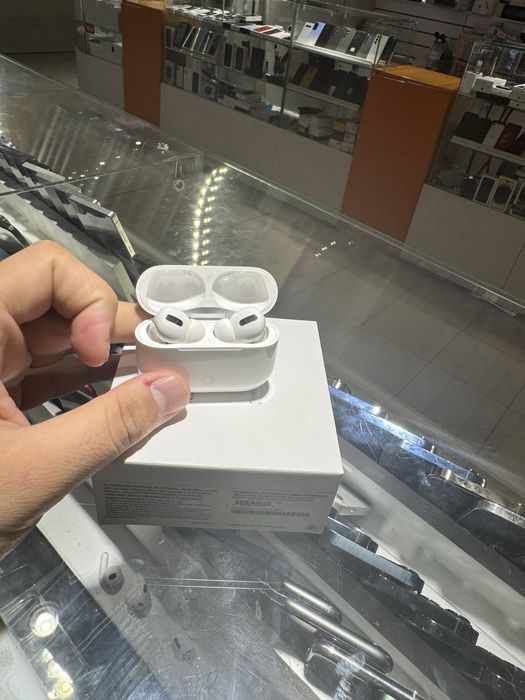 Airpods pro…………