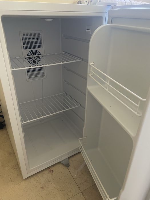 Vand frigider Nou Nefolosit