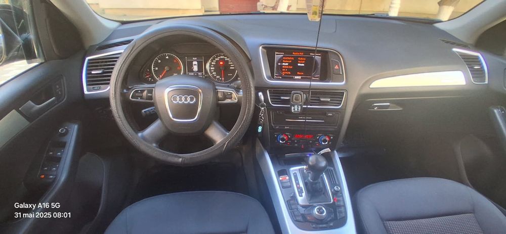 Vând Audi Q5 2012
