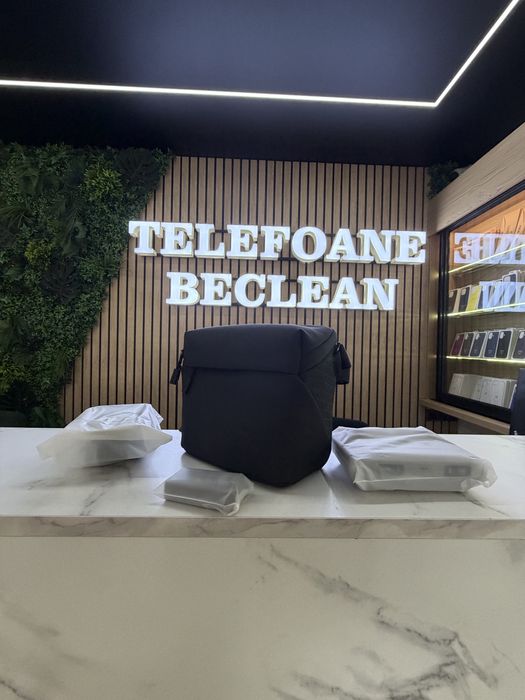 Drona sigilata dji mini 4K ( contine gentuta+ baterie+ drona+ maneta )