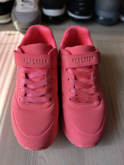 Маратонки Skechers неоново розово