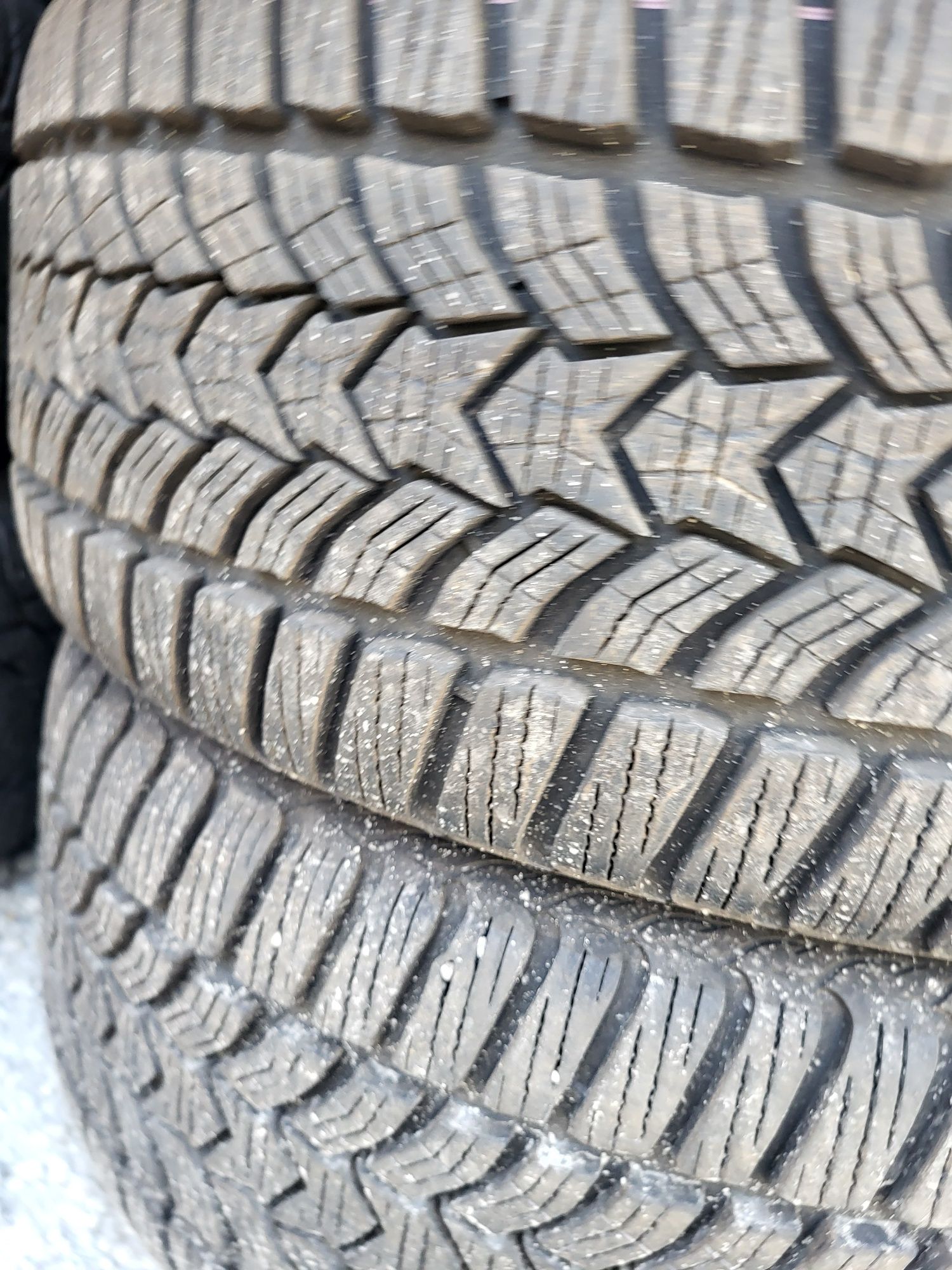 4 бр 225/40/18 Debica зимни гуми
