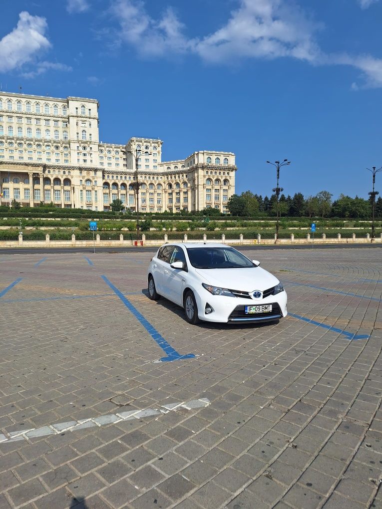Toyota Auris HYBRID 2013
