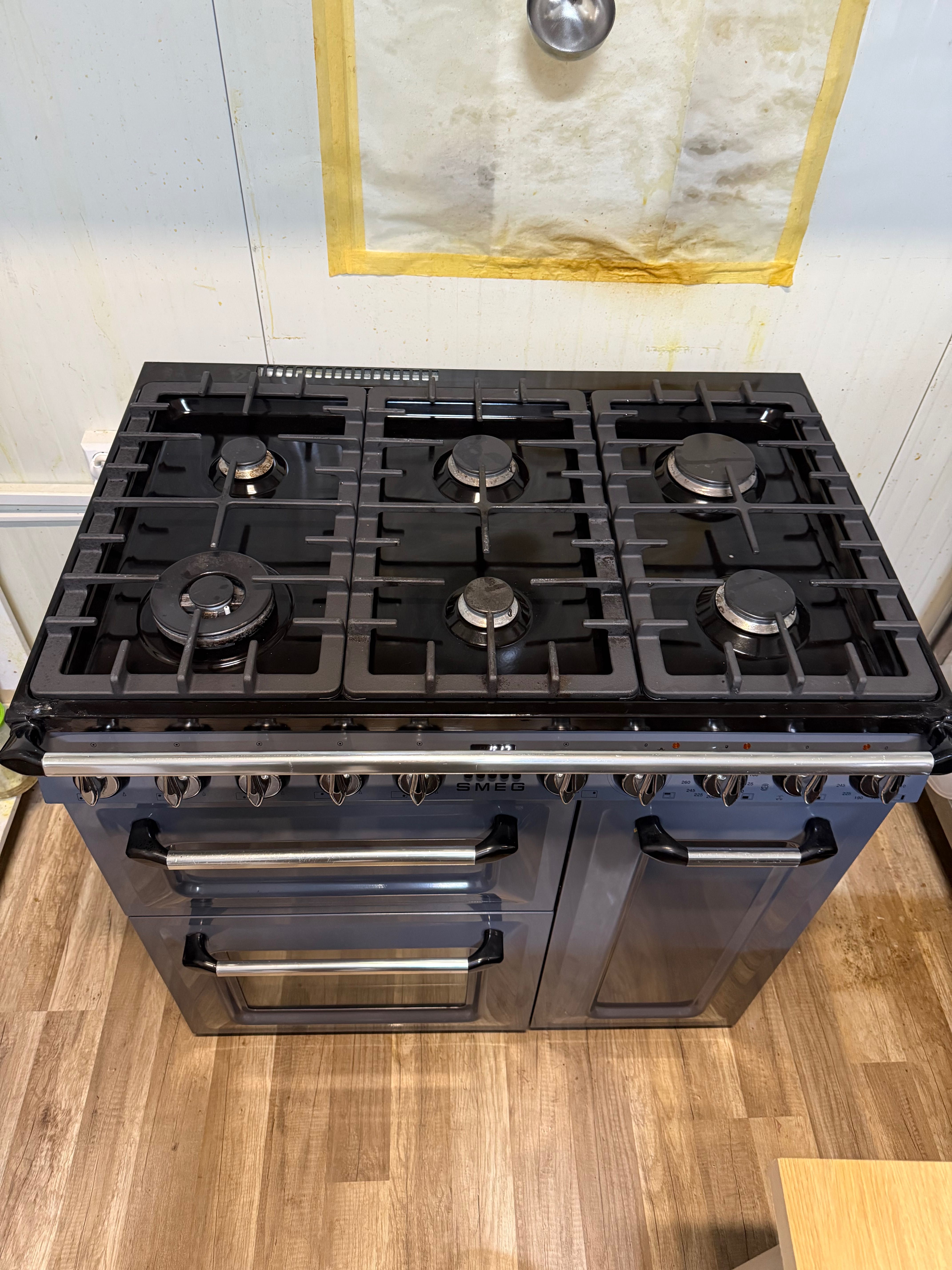 Фурна Smeg TR93BL