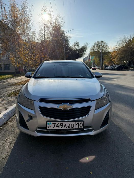Продам автомобиль шевроле круз 1.6 16 клапанная 2014 года на автомате