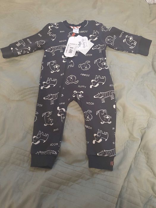 Продам новый детский комбинезон на мальчика