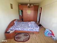 INCHIRIEZ apartament 3 camere decomandat, zona Ciresica
