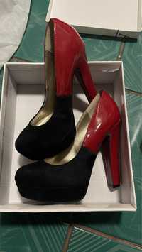 Дамски обувки токчета червени черни велур ток