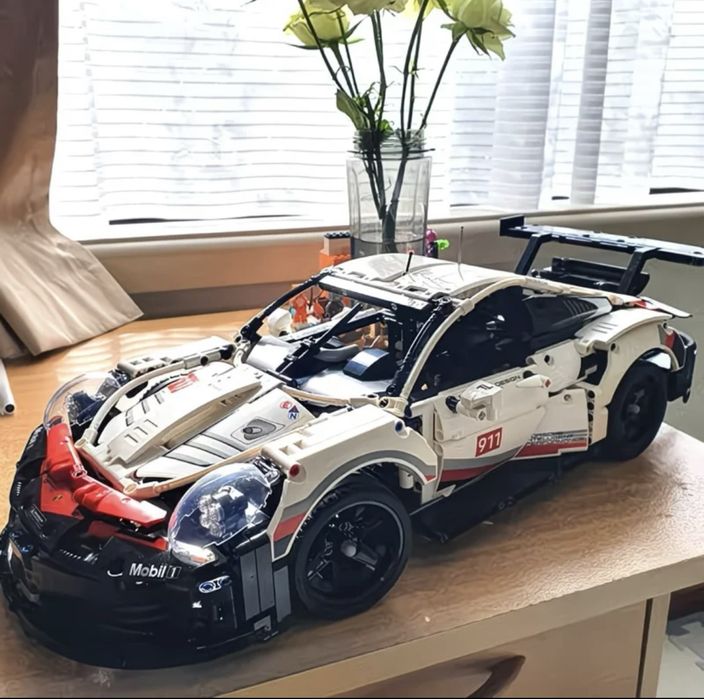 Продам конструктор Lego technic Porshe 911