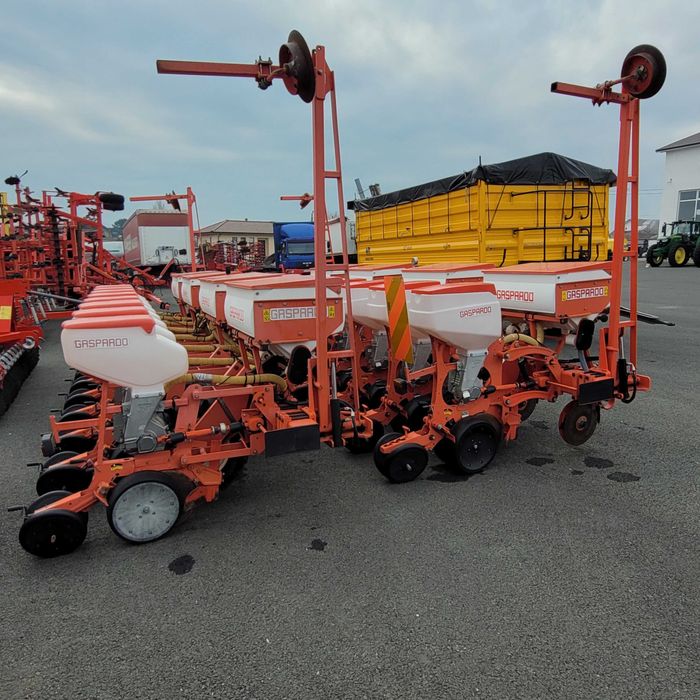 Semanatoare Gaspardo 8 TR