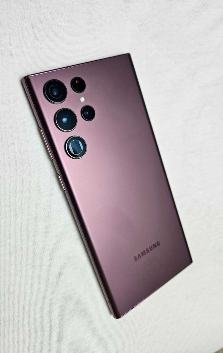 Vând Samsung S22 Ultra, 8/128, burgundy