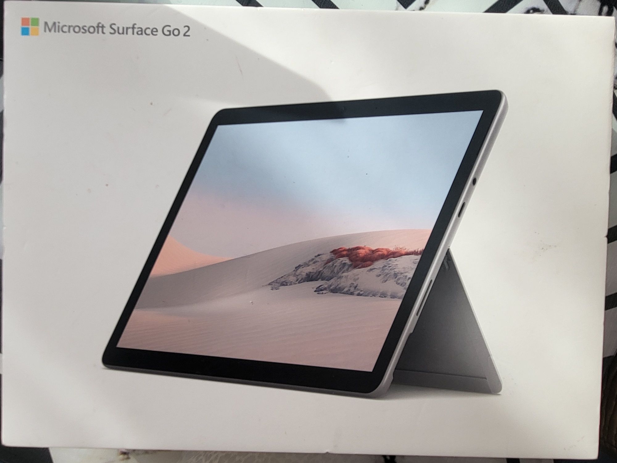 Продам планшет Microsoft Surface Go2