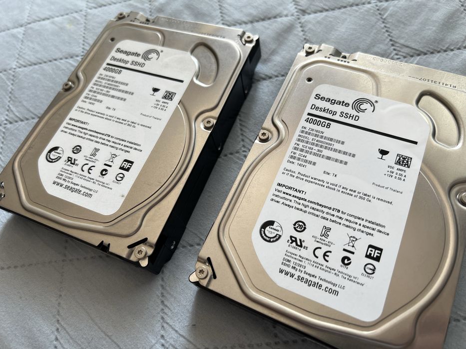 2 x Seagate Desktop SSHD ST4000DX001 - 4 TB + 8 GB Flash - 3.5 hybrid