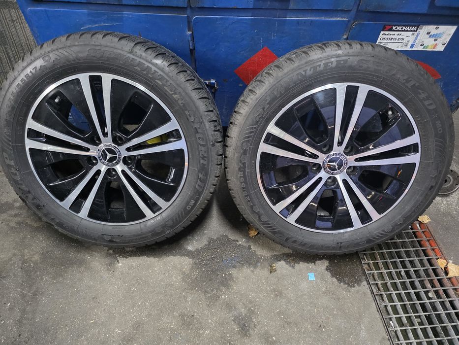 De vânzare un set de jante complete cu anvelope de iarnă plus senzor