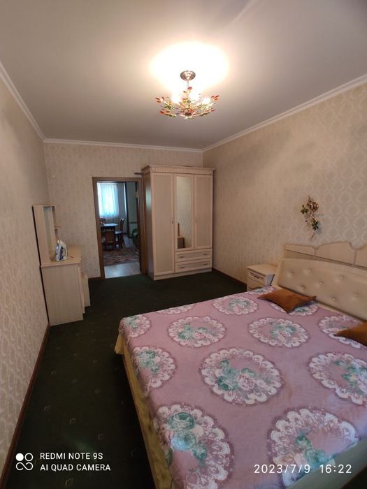 Метро Бюк Ипак Йули ( Художников ) 3*3*5 отлична Квартира