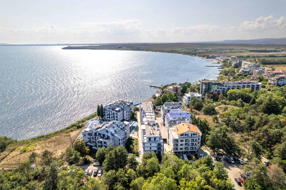 Продава се Двустаен апартамент в Поморие - 60 кв.м за 1232 €/кв.м - Снимка #11