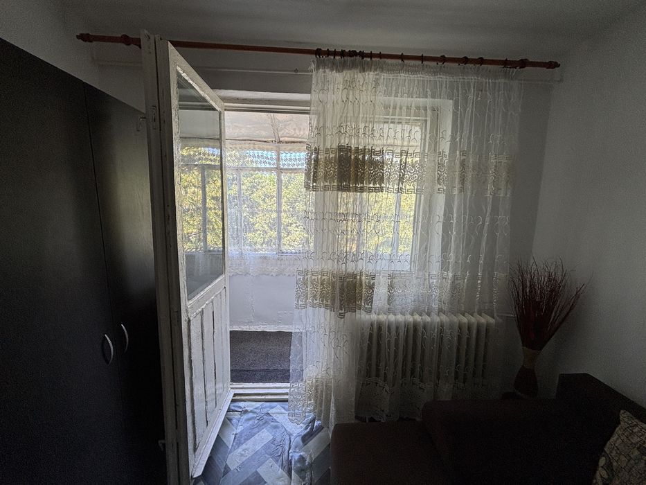 Apartament 2 camere Sucevei, Carrefour
