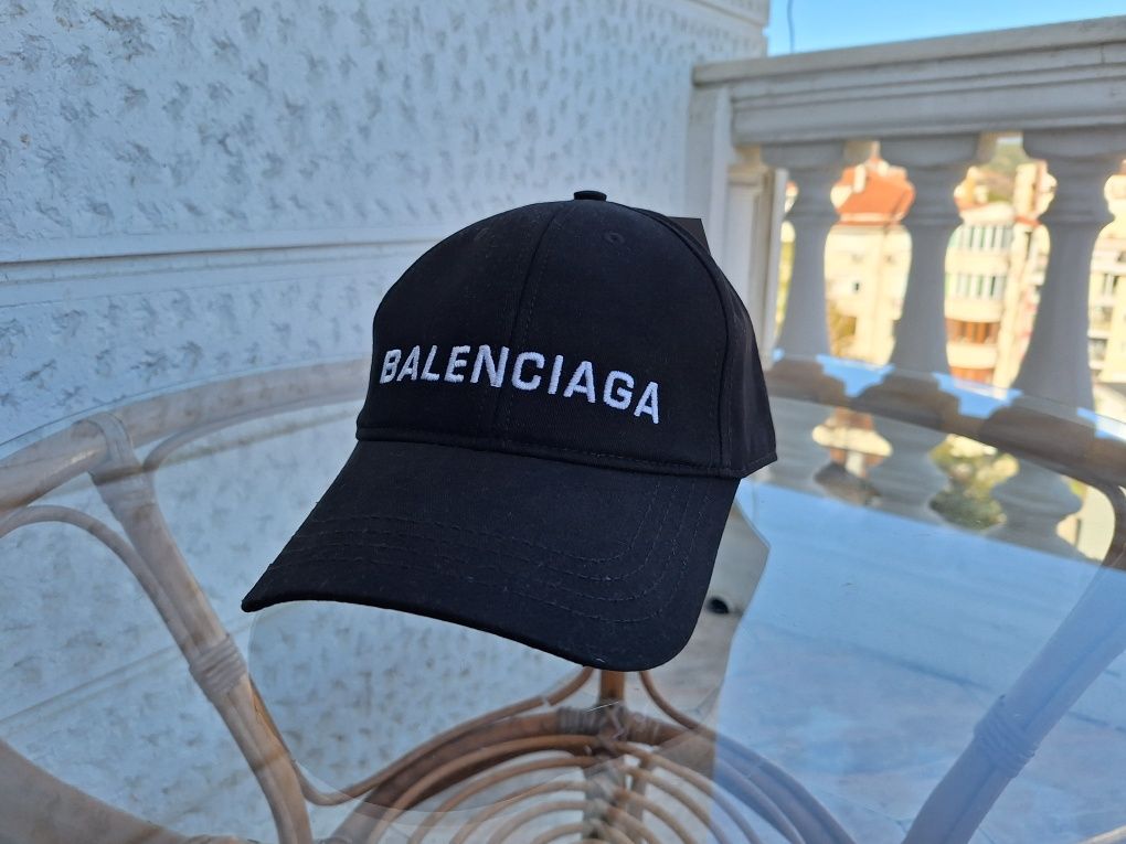 Шапки с козирка Boss Balenciaga