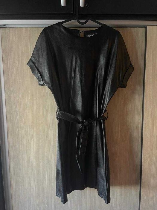 O rochie de zi scurta, marimea 38