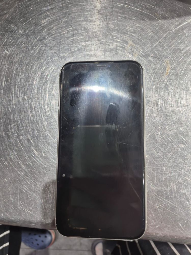 Iphone 11 в хорошем состоянии