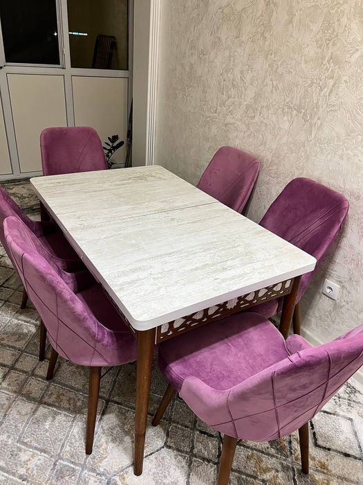 Стол со стульями