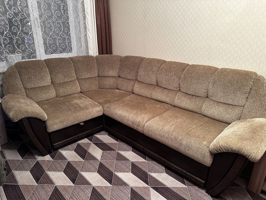 Угловой мягкий диван…
