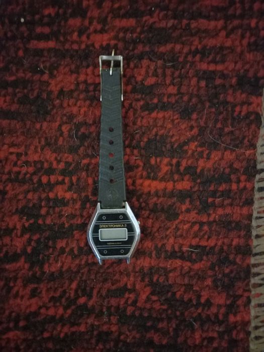Часы советские механические и электронные