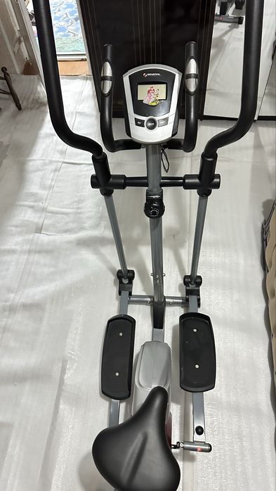 Велотренажер почти новый