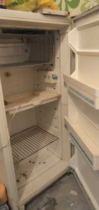 Холодильник в Согре продается