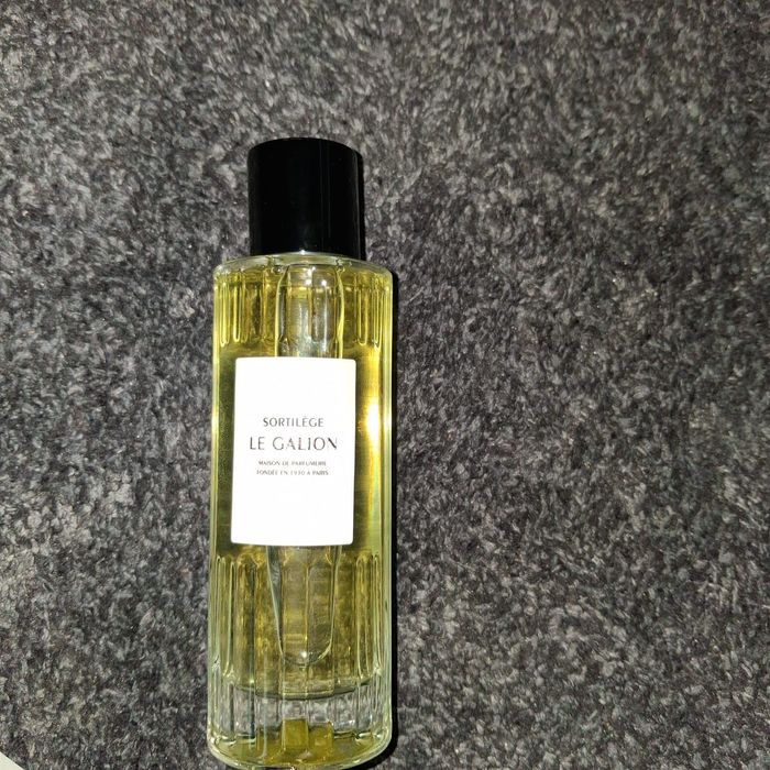 Parfume SORTILÈGE
Le Galion