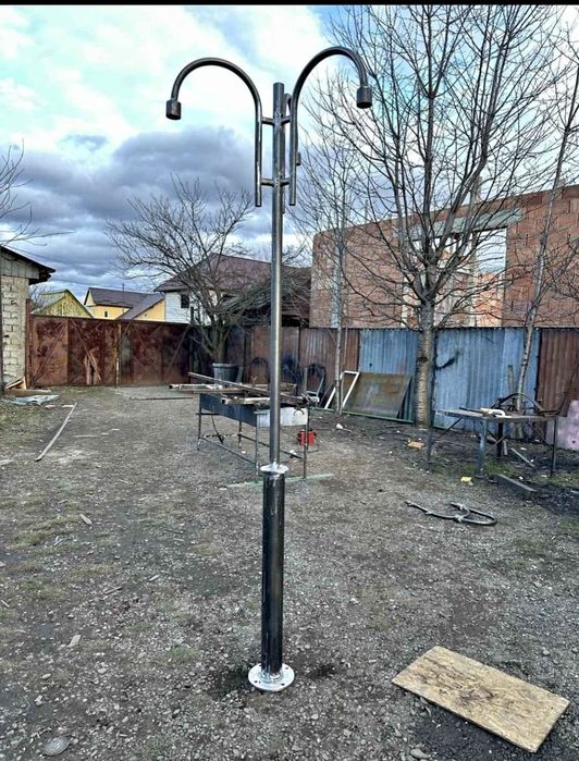 Stâlpi de  iluminat