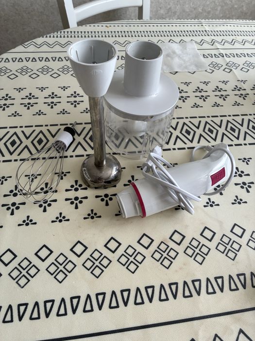 Продам блендер Maxwell