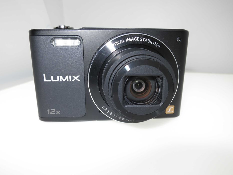 Panasonic Lumix SX10 уникален фотоапарат камера със селфи екран НОВ
