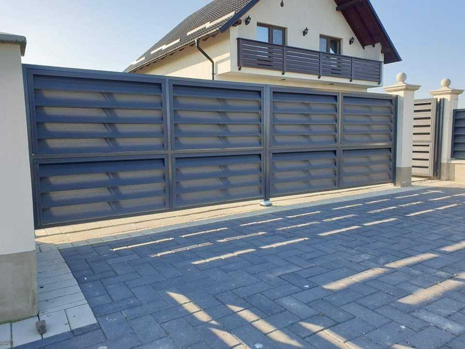 Garduri din panouri stil jaluzele, sipca metalica, tabla, plasa si BCA