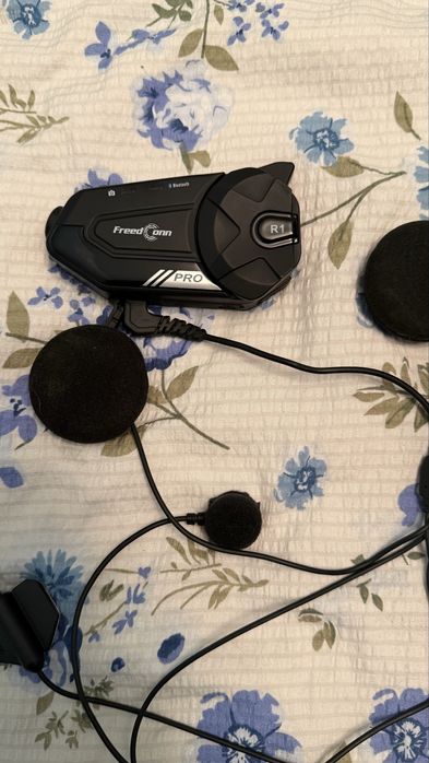 Мотогарнитура r1  pro с камерой 2к проктичемки новая .