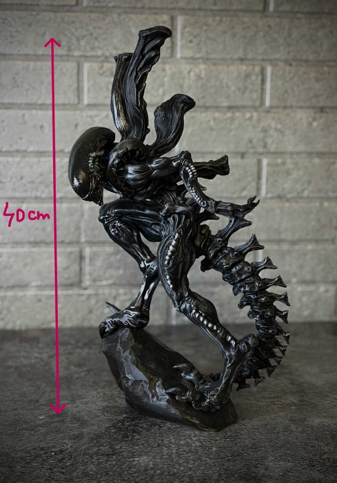 Figurină Alien (Xenomorph) – 40 cm, vopsită manual
