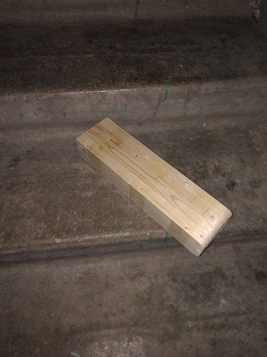 брус сосна 40 см х 35 мм х 25 мм и другие остатки на фото