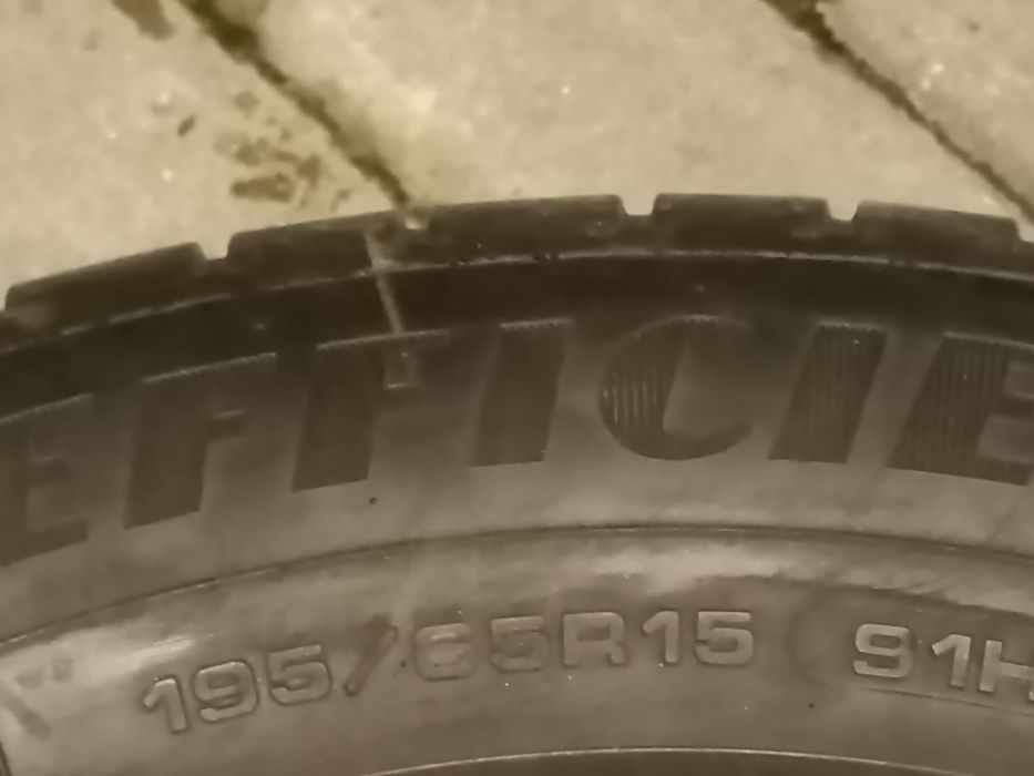 Vând anvelope vară GOODYEAR 195/65 R15" 900lei