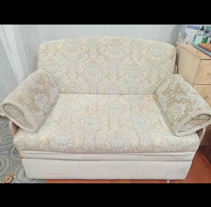 Продам небольшой диван