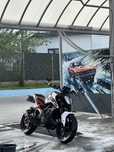 Vand KTM Duke 125.