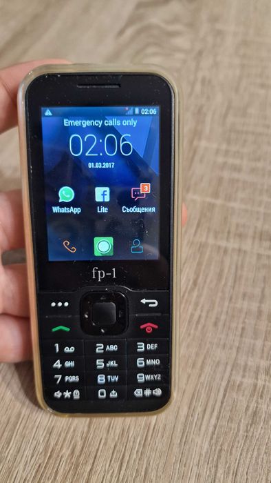 Телефон с камера Fp-1