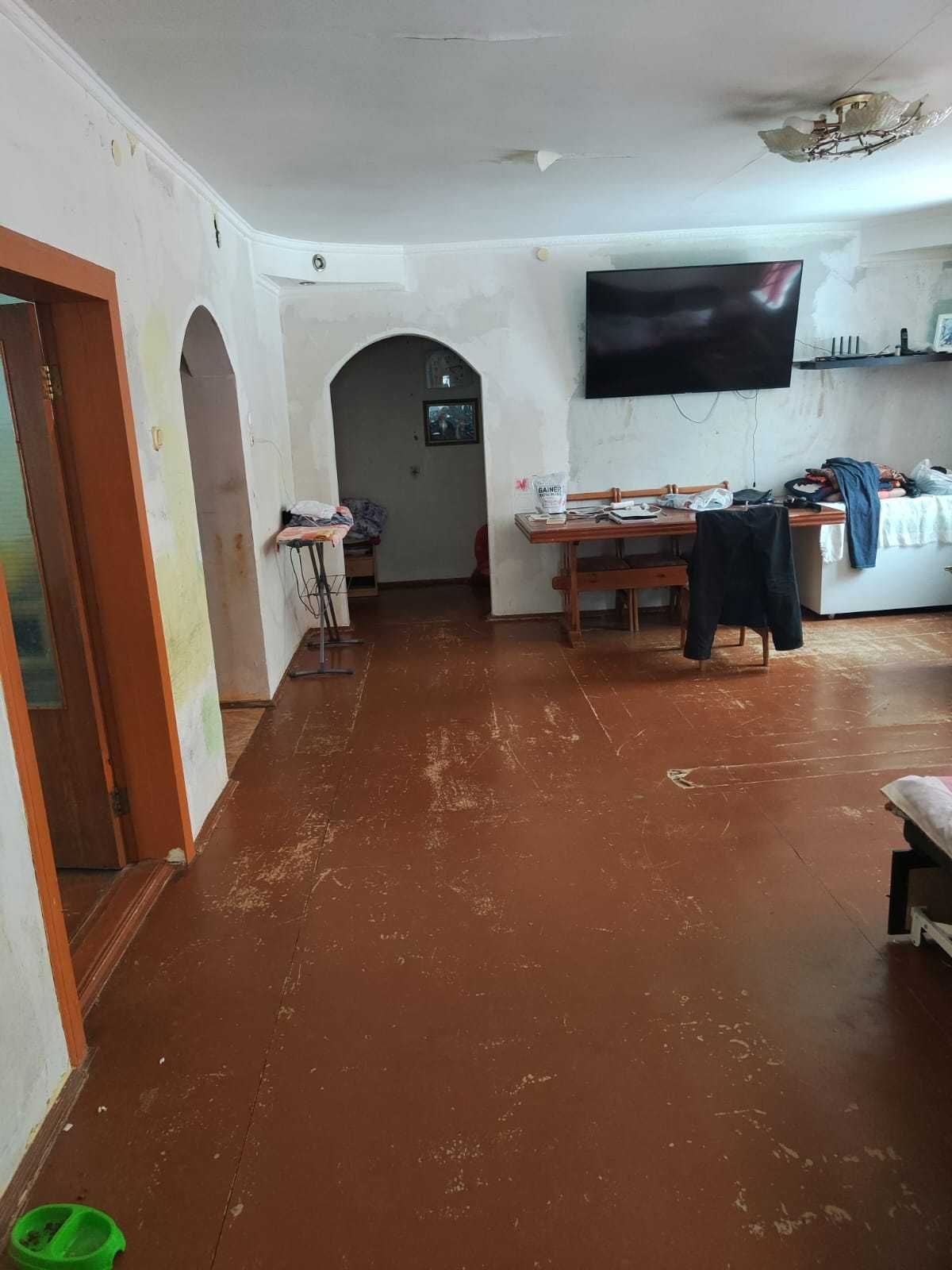 Продам дом в районе КСК.