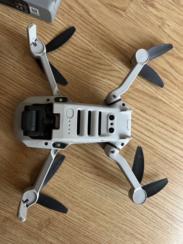 DJI Mini 2 Fly More Combo