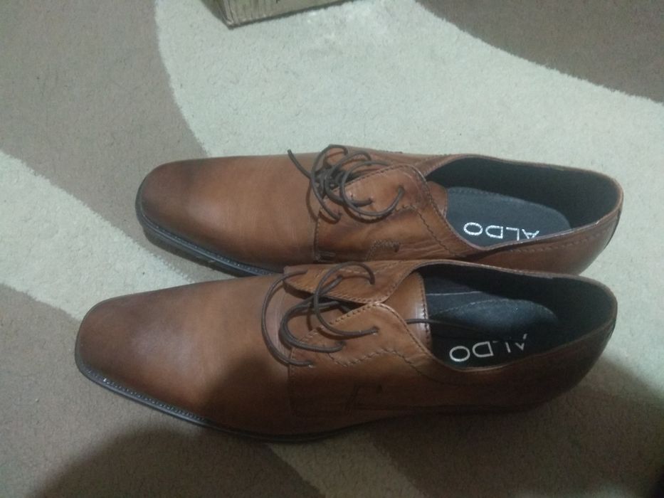 Vând pantofi piele de gala